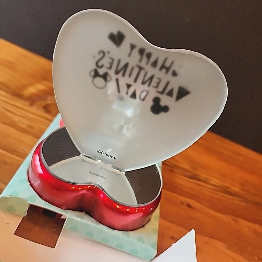 Disney Minnie Mouse Light Up‎ Glass Figurine Valentine's Day New in Box Works